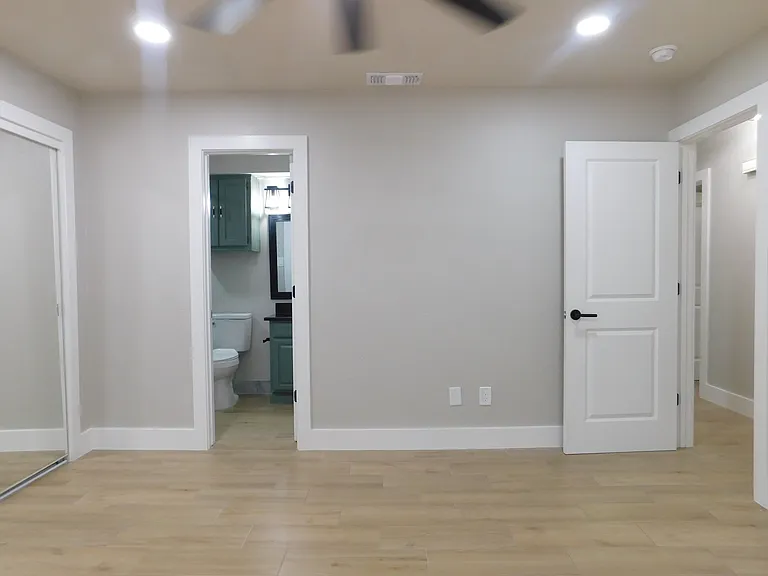 404 Woodson Cir — Photo 17