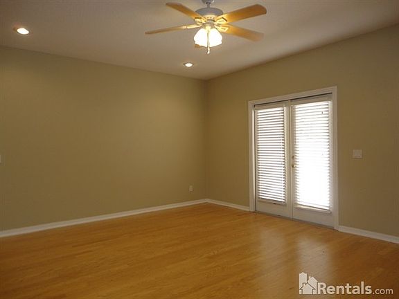 5th image of 3810 W Deleon St #4