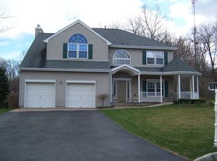 5 Frost Ct, Ledgewood, NJ 07852