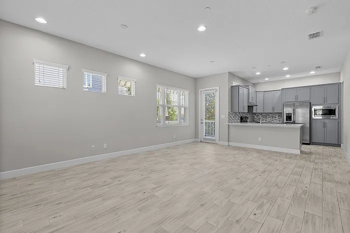 13429 Granger Ave — Photo 32