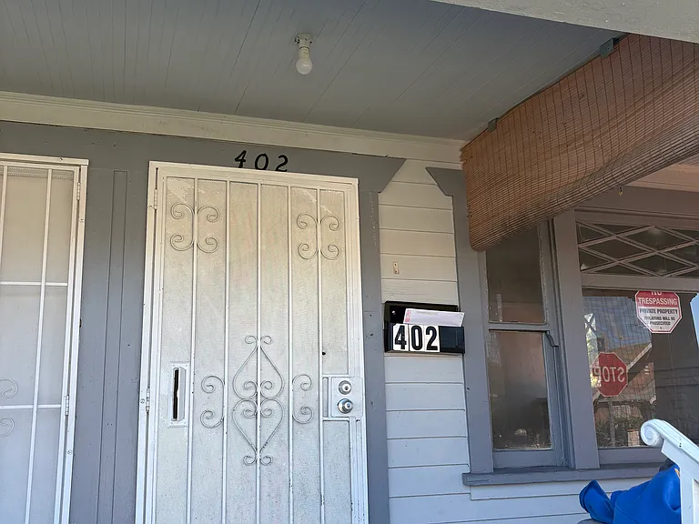 402 E 43rd Pl — Photo 17