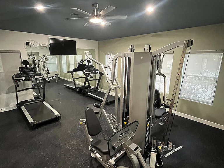 Sevilla Apartments and Condominiums — Photo 13
