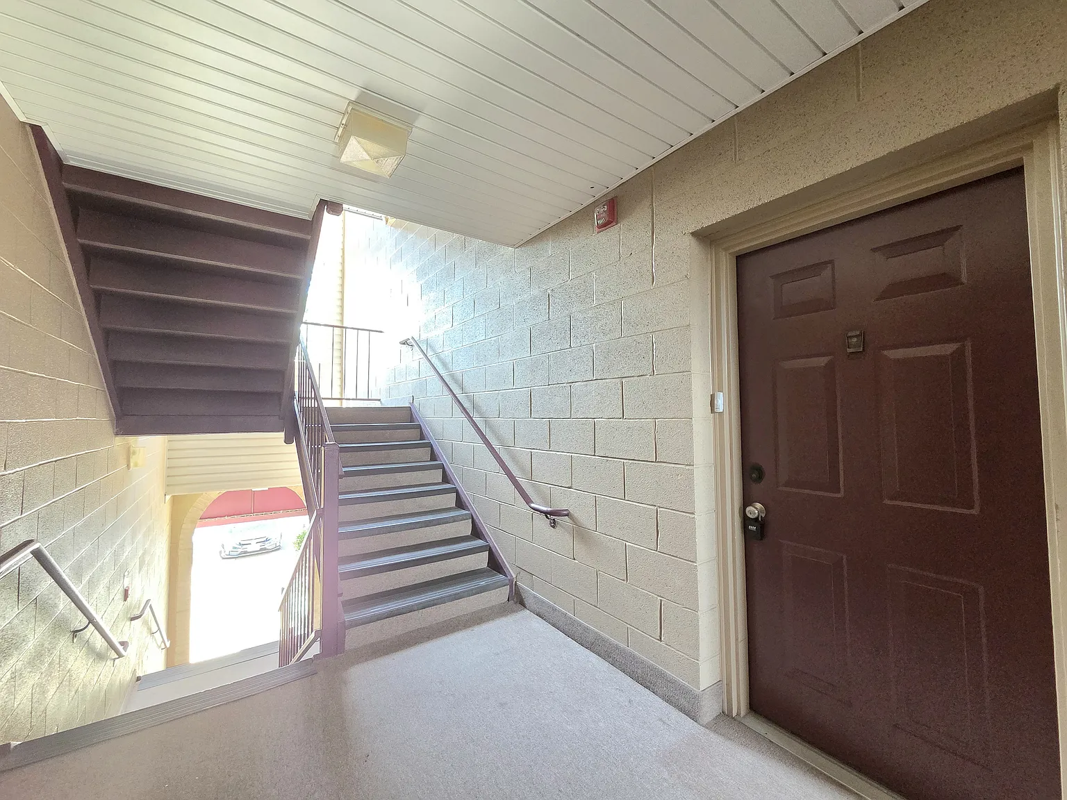 2 bed, 930 sqft, $1,995 — Photo 3