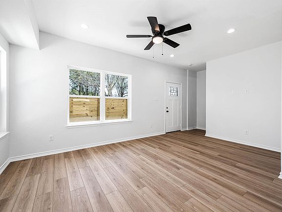 3rd image of 2020 Hampton St #A-b