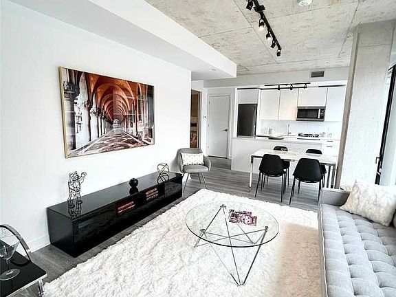 3rd image of 55 Ontario St #812
