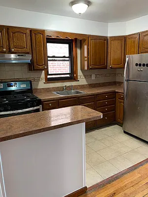 Rented by BuySell Real Estate Inc | media 29