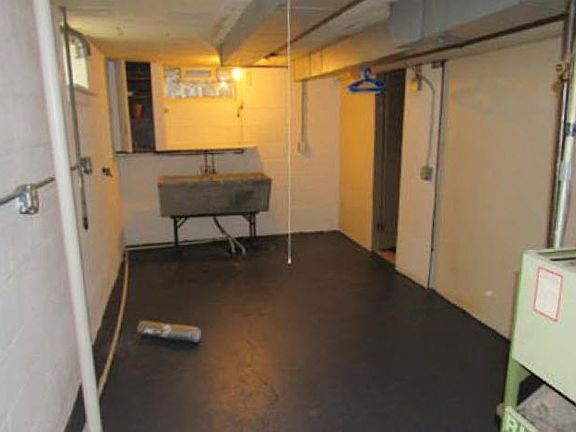 3rd image of 270 E 266th St
