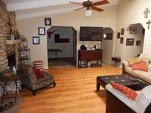 4th image of 10010 Woodland Village Dr