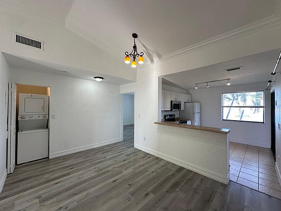 3rd image of 1533 S Liberty Ave #1533A