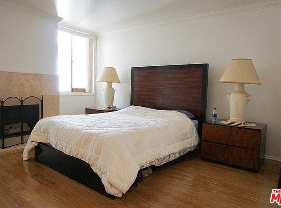 3rd image of 5325 Newcastle Ave Unit 120