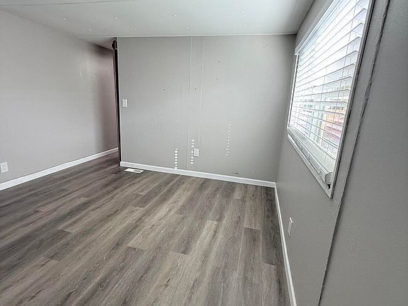 4th image of 960 Peace Lane #77