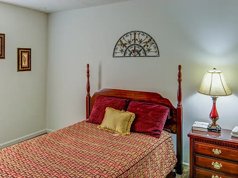 Kimberly Court — Photo 7