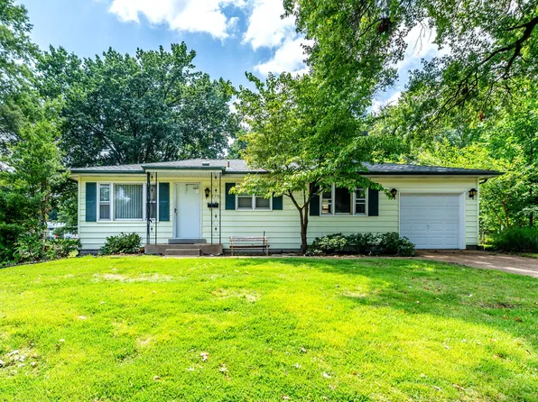 700 Bellflower Dr, Hazelwood, MO 63042