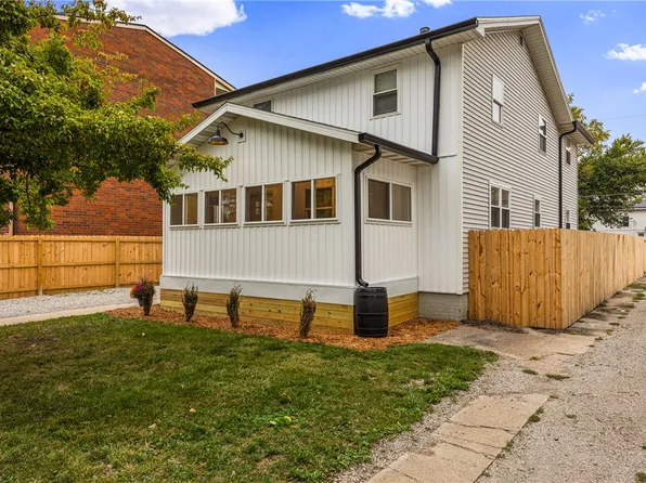 1513 2nd St, Charleston, IL 61920