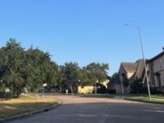 4th image of 2811 Peninsulas Dr