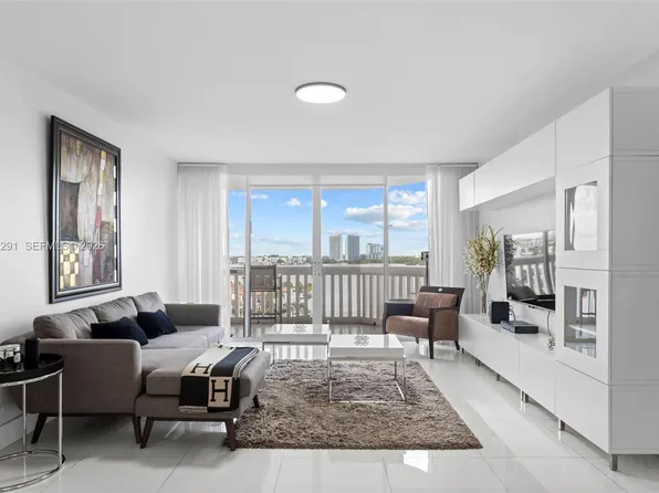 1000 W Island Blvd APT 812, Aventura, FL 33160