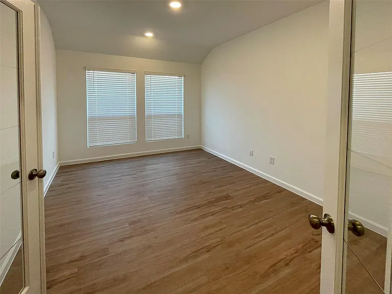 30327 Centipede Grove Ln — Photo 14
