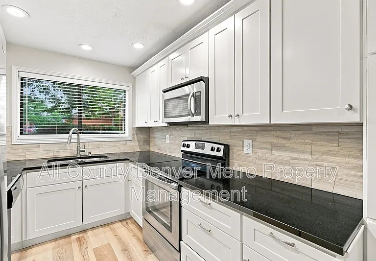 433 Wright St #101 — Photo 8