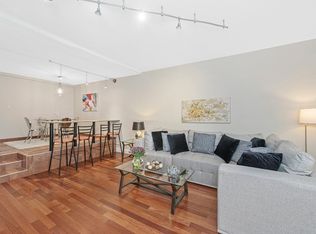 57 Broadlawn Park APT 11, Chestnut Hill, MA 02467