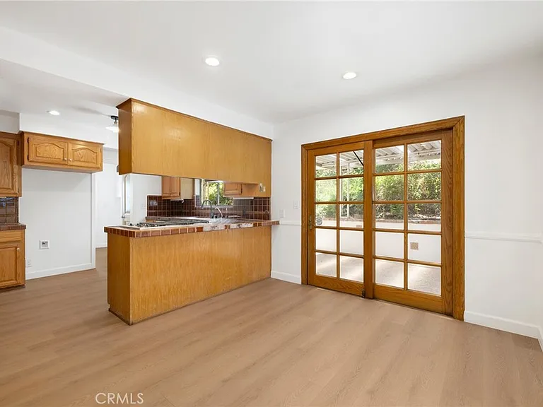 22204 Avenue San Luis — Photo 9