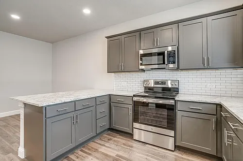 Stone Lake Townhomes Photo 1