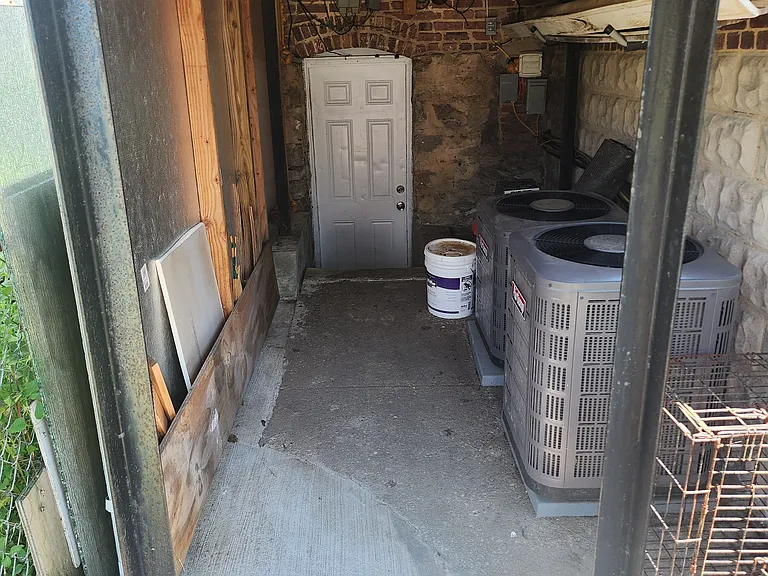 3321 W Forest Park Ave #BASEMENT — Photo 2