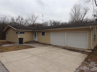 1587 N 2000 East Rd, Shelbyville, IL 62565