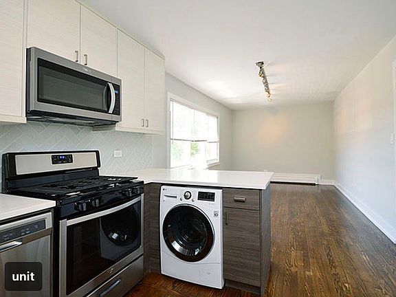 2nd image of 5956 N Winthrop Ave APT 3W