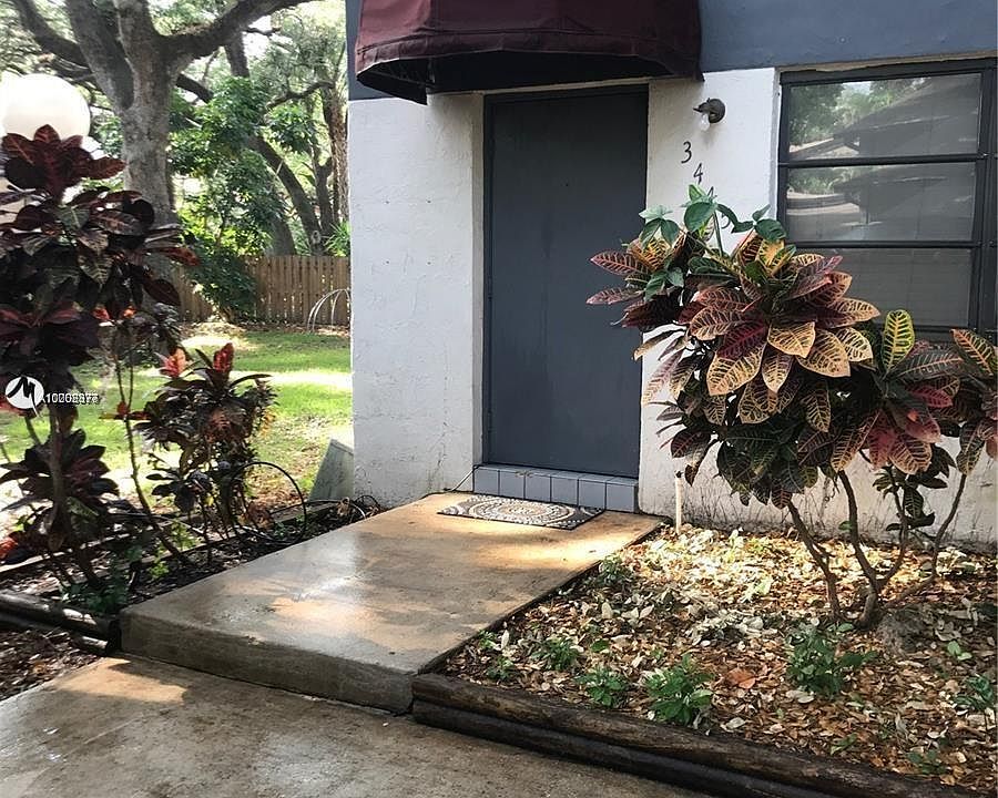 2nd image of 3445 Oak Dr #3445