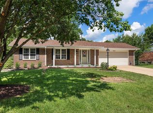 1033 Bridgeport Dr, Ellisville, MO