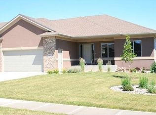 4410 E 42nd St, Sioux Falls, SD 57103