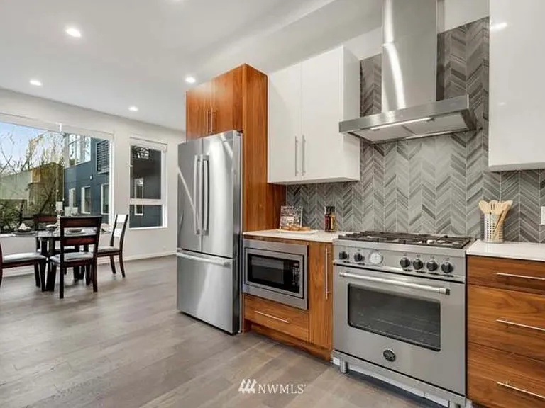 9734A Woodlawn Ave N #1 — Photo 10