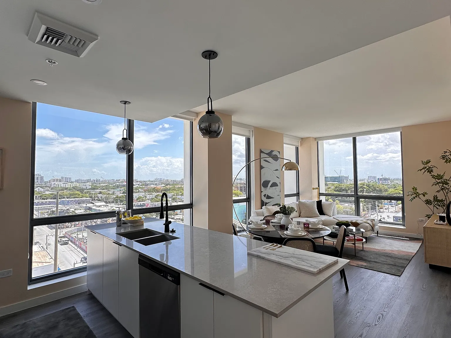 2 bed, 1024 sqft, $3,396 — Photo 2