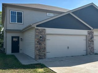 5817 SW 12th St, Topeka, KS 66604