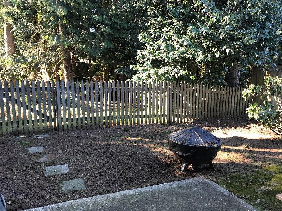 2nd image of 5712 137th Pl SE