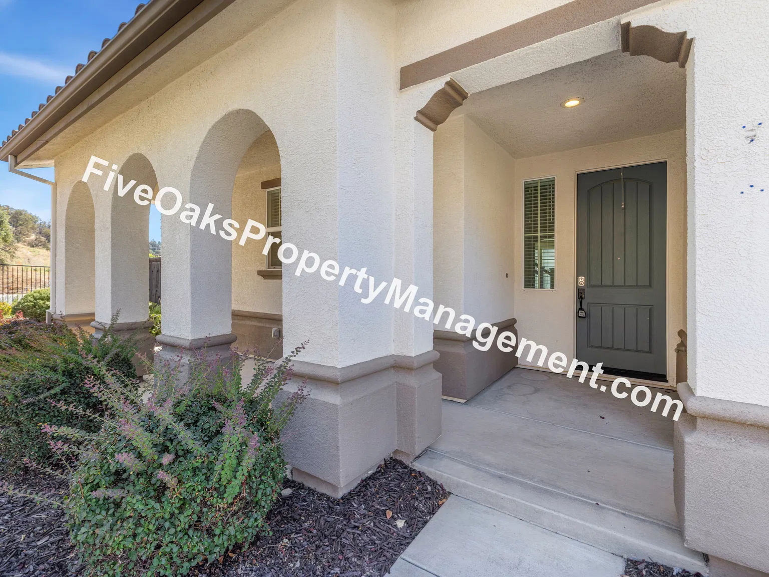4 bed, 2883 sqft, $3,750 — Photo 2