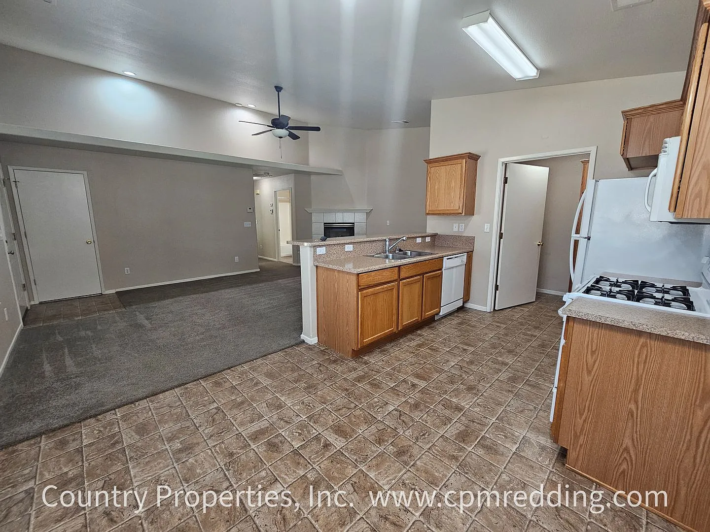 3254 East St. — Photo 4