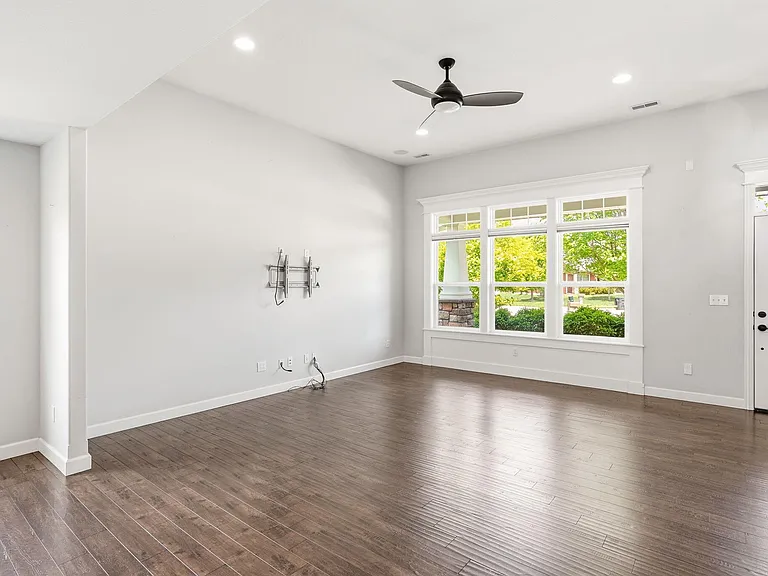 2414 Nottoway Dr — Photo 5