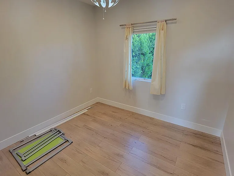 10730 Helendale Ave — Photo 29