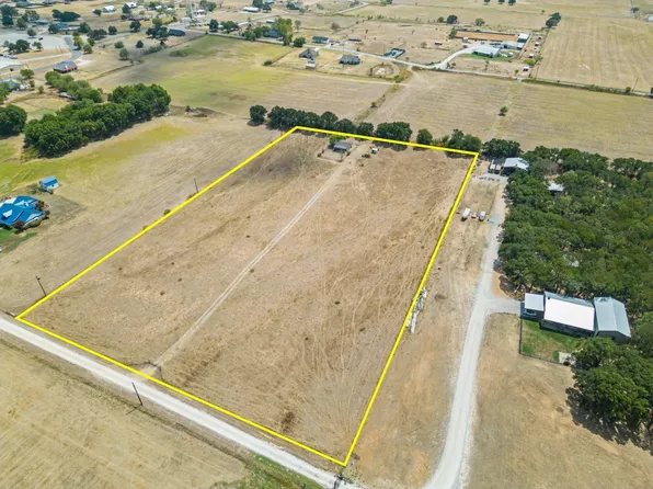 340 Pecan St, Paradise, TX 76073