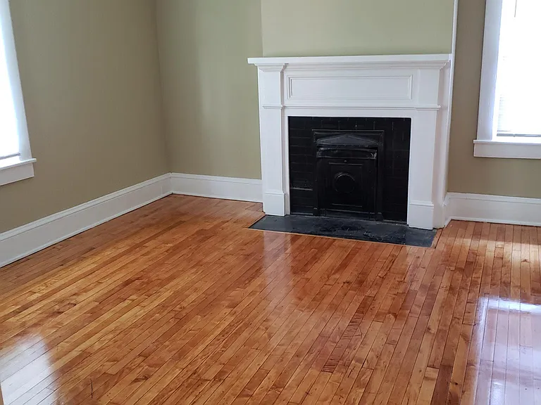 216 N Jefferson St — Photo 2