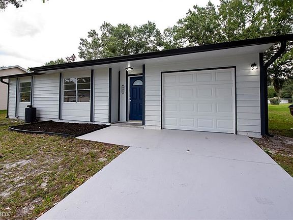 3rd image of 946R Delano Ct