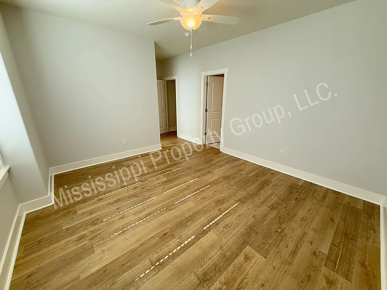 611 Miramar Ln — Photo 25