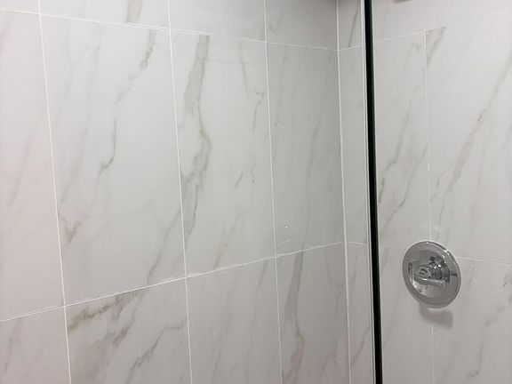 5th image of 634 NW 13th St #220