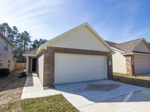 381 N Meadows Dr, Willis, TX 77378