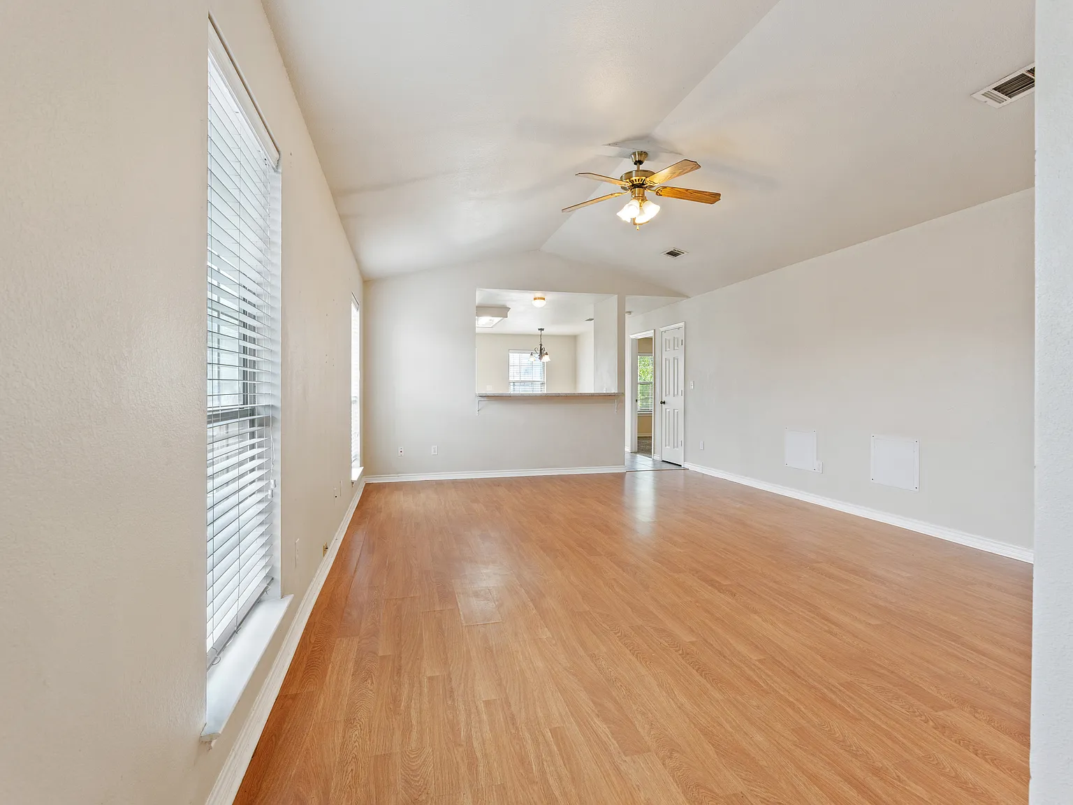 3 bed, 1244 sqft, $1,500 — Photo 3