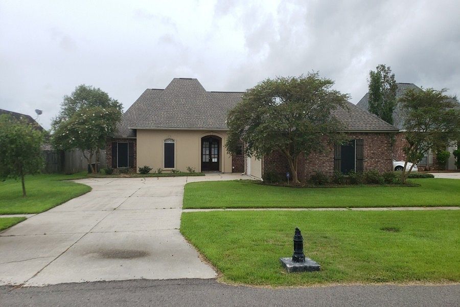 1st image of 12450 Deerfield Dr