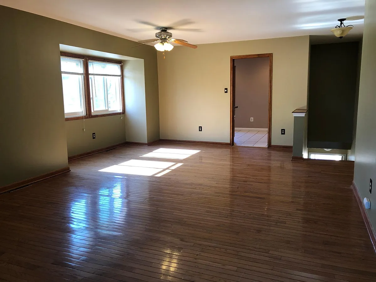 Building Photo - 28 Sandybrook Dr #28