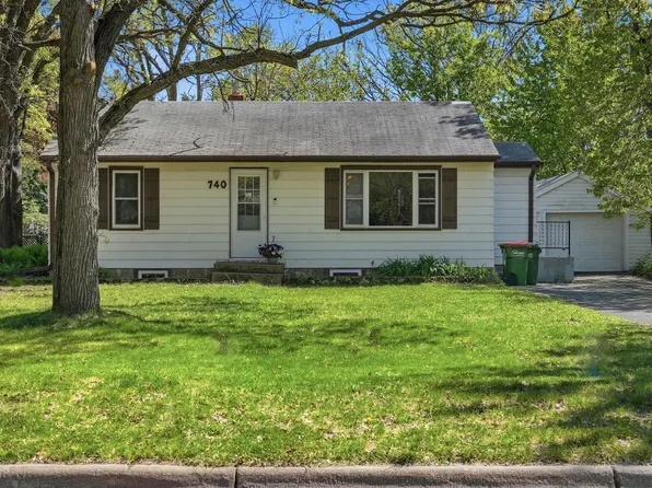 740 Manor Dr NE, Spring Lake Park, MN 55432