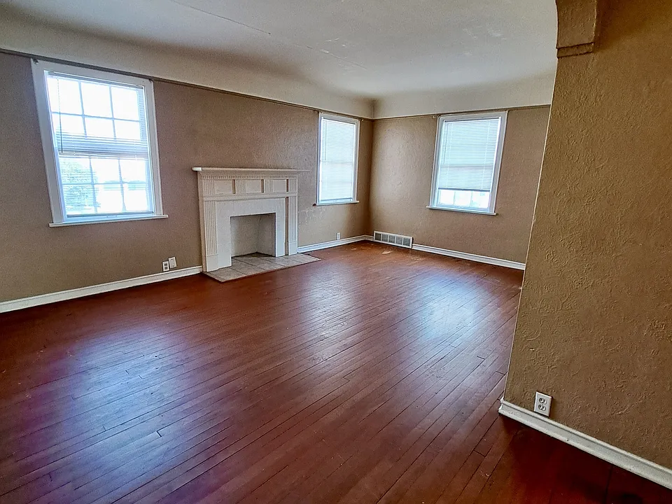 364 Delaware Ave #4